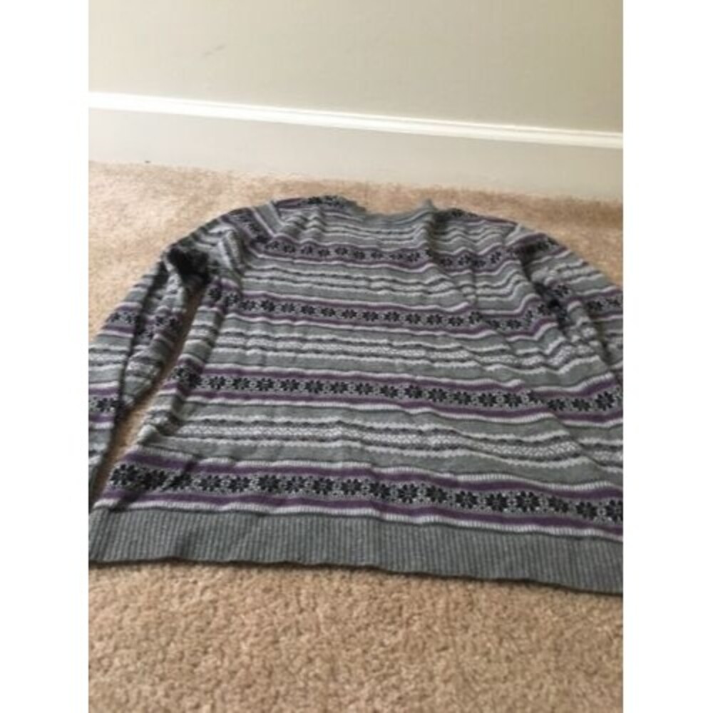 Croft & Barrow Women's Gray Striped Sweater Size Medium - Picture 6 of 6